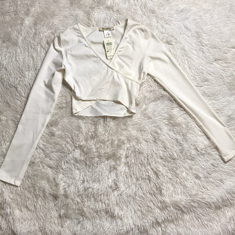 🎉Sale🎊 Arden B. Crop Top - Picture 8 of 14